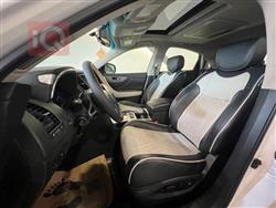Infiniti Q70